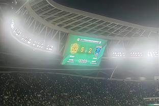 龙赛罗社媒：FIFA年度最佳阵容，皇马3人巴萨0人